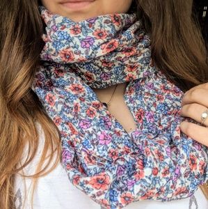 SALE! 50% OFF! AEO Floral Infinity Scarf